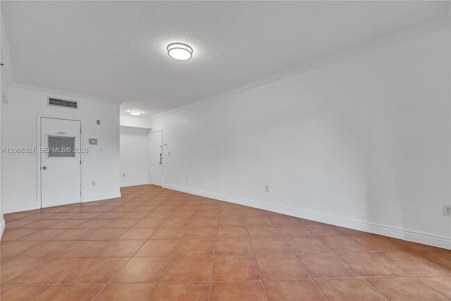 Photo - 11601 SW 2nd St Unidad 21308