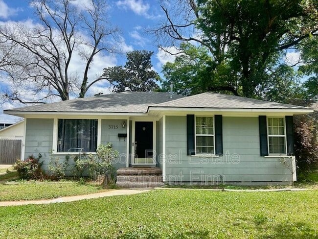 Building Photo - 3715 Greenway Pl