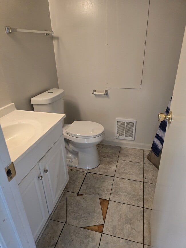 Photo - 209 Knoxville Rd