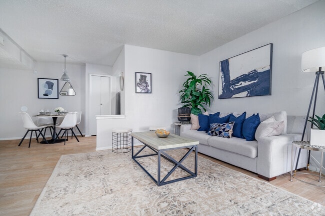 1BR, 1BA - 700SF - Living Room
