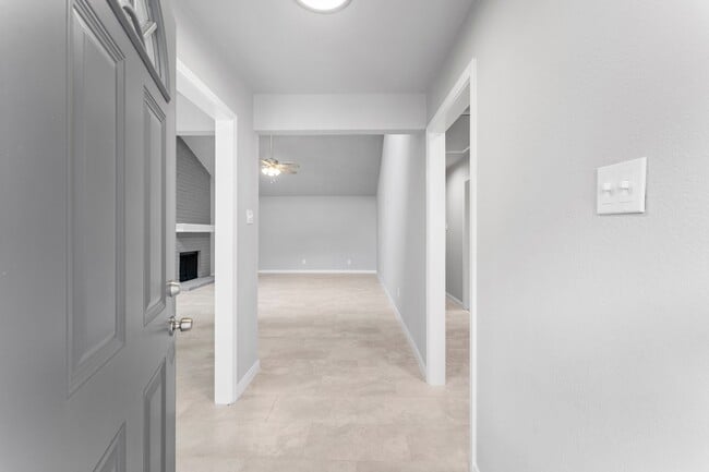 Photo - 10422 Rockcrest Rd