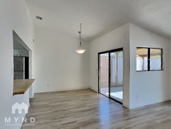 Photo - 370 S Pemberton Ave