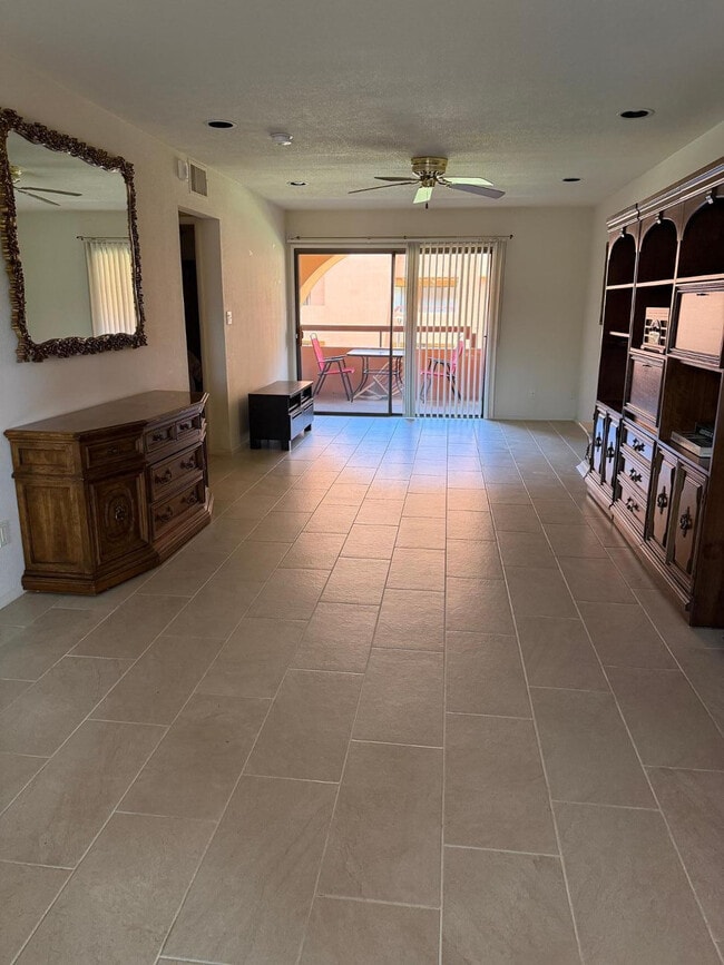 Photo - 12222 N Paradise Vlg Pkwy S Unidad Apt 231