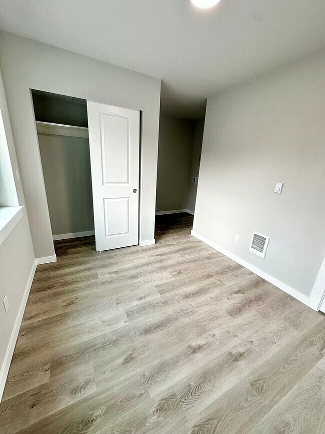 Photo - Pacific Apartments