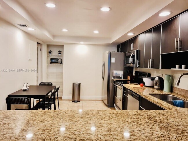 Photo - 2500 Parkview Dr Unit 2114