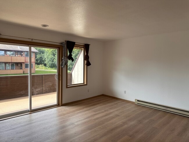 Photo - 895 Linda Ct