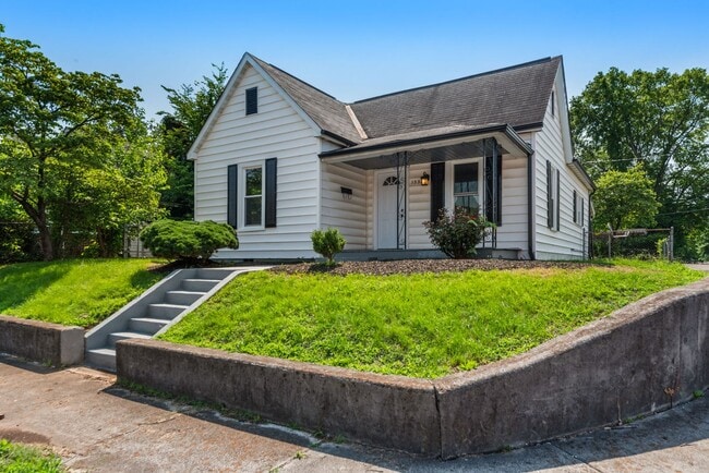Photo - Knoxville 37921 - 2 Bedroom, 1 bath home -...