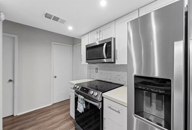 Photo - 1920 Augusta Dr Unidad 30