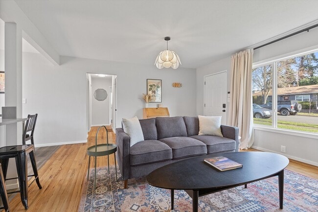 Photo - 4775 SW Beech Dr