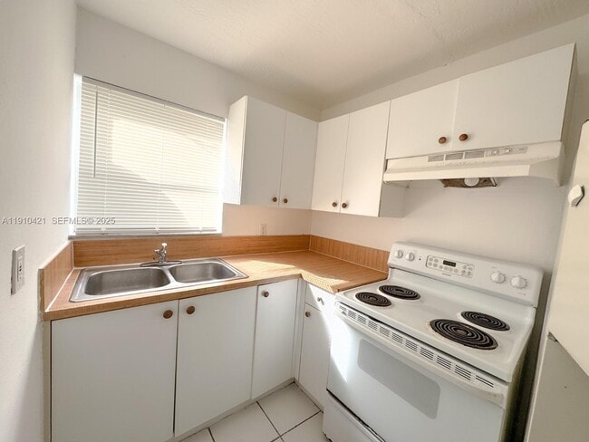 Photo - 2840 NW 15th Ct