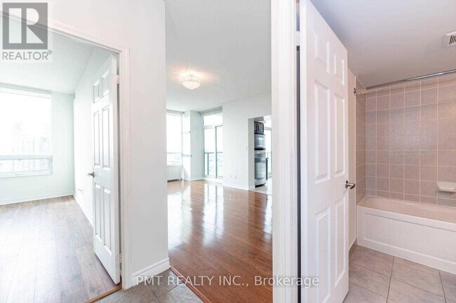 Photo - 208 Enfield Pl Unit 3708