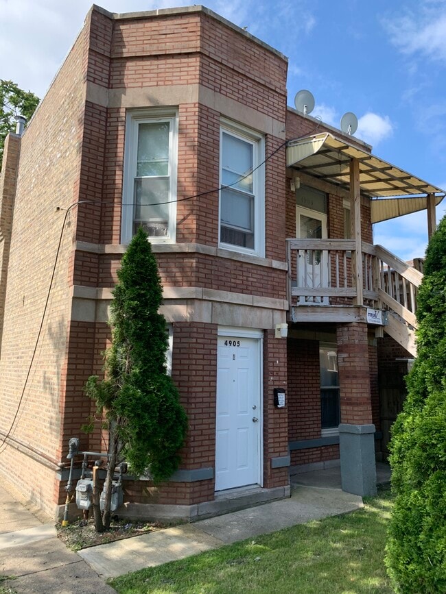 Photo - 4905 W Augusta Blvd Unit 1