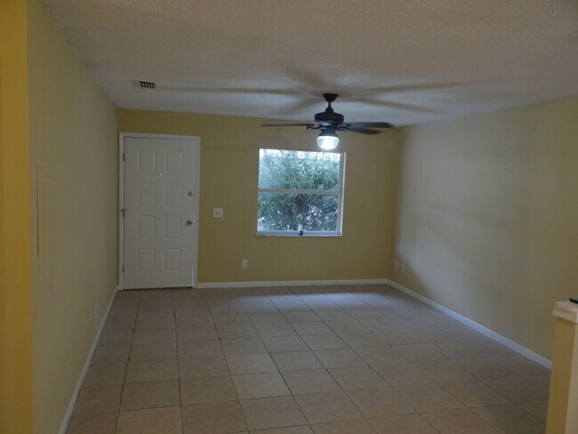Photo - 2/1 rental on a quiet street - $250 off 1st month rent Unit 2
