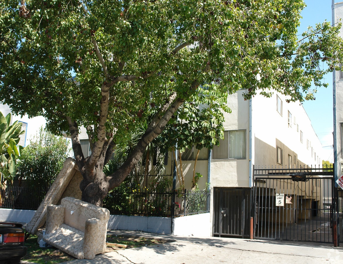 Photo - 522-528 N Alexandria Ave