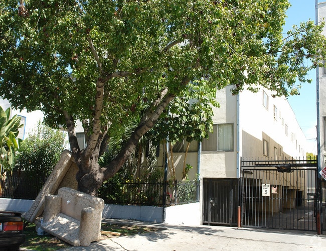 Photo - 522-528 N Alexandria Ave