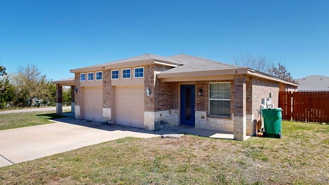 Photo - 2 WEEKS FREE!!!!  NOW ONLY $1395 NO CARPET DUPLEX IN HARKER HEIGHTS!!!!