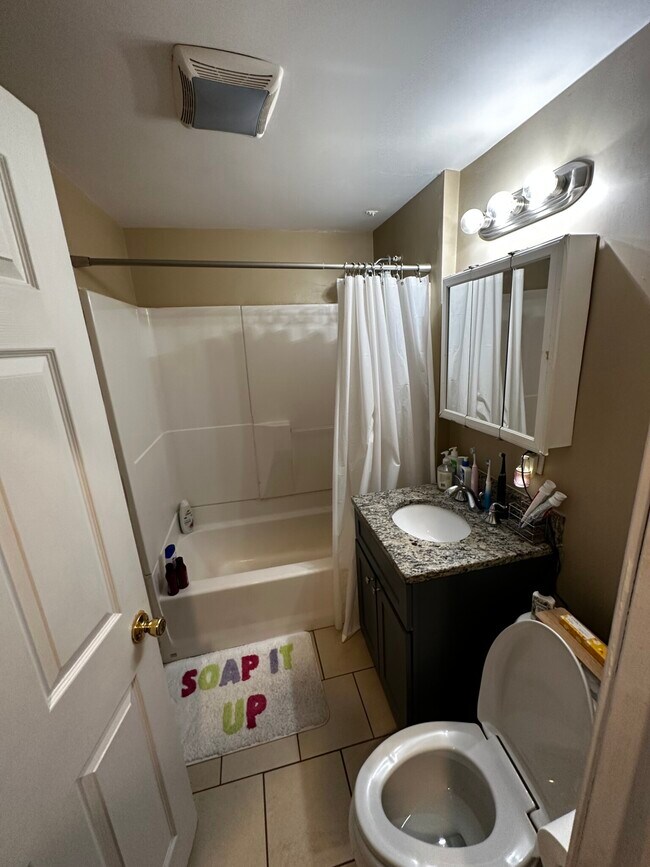 Photo - 328 St Paul St Unidad 4