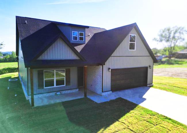 Building Photo - 325 E Nashville St