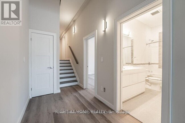 Photo - 3515 St Clair Ave E