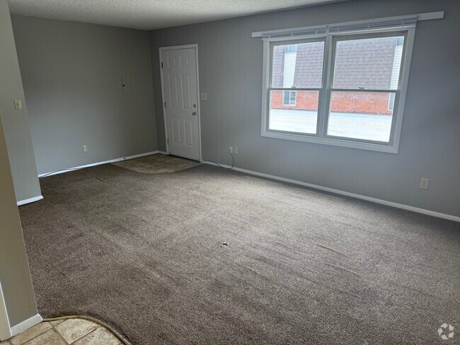 Building Photo - 105 E Locust St Unit 2 Rental
