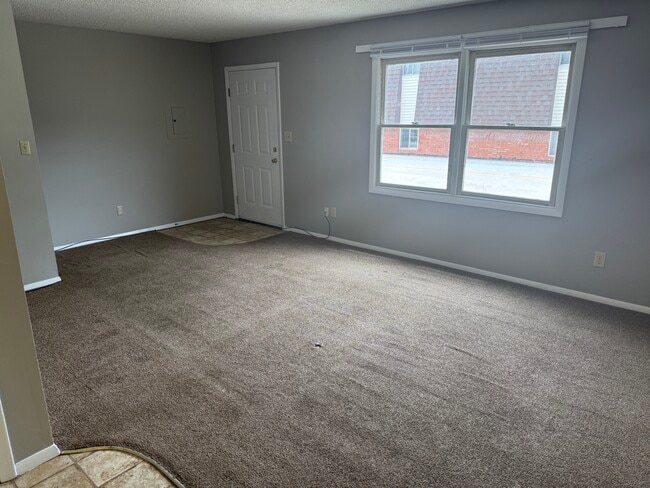 Photo - 105 E Locust St Apartments Unit 2
