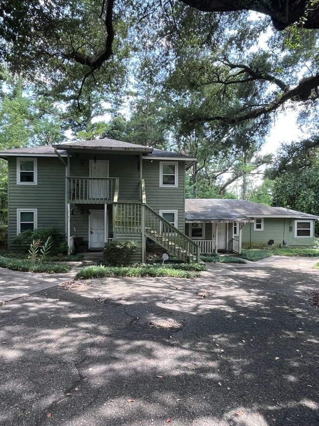 Building Photo - 2311 Old St Augustine Rd Unit Apt B