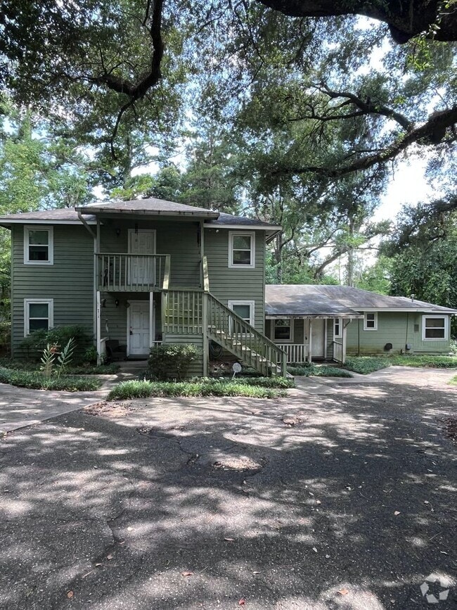 Building Photo - 2311 Old St Augustine Rd Unit Apt B