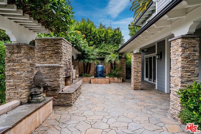 Photo - 17965 Surfview Ln