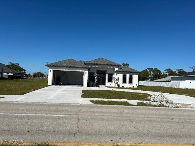 Building Photo - 1026 Chiquita Blvd N Rental