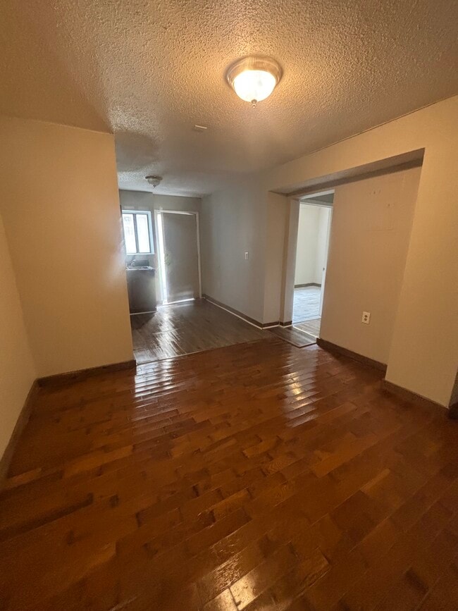 Photo - 431 W G St Unit B1