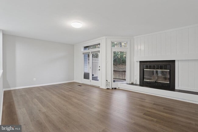 Photo - 4043 Lake Glen Rd