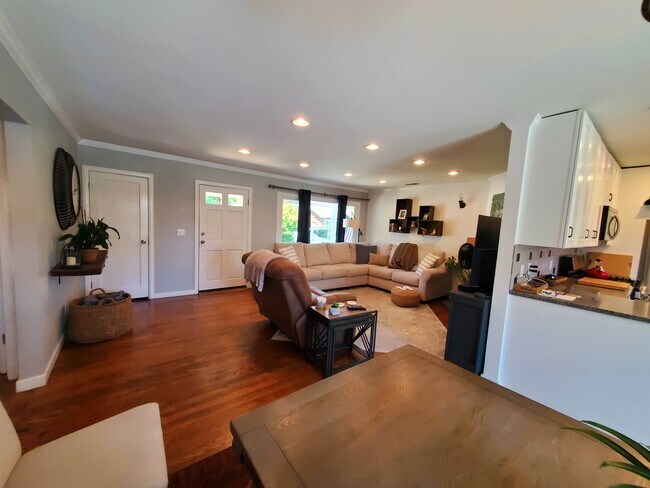 Photo - 78 Billou St