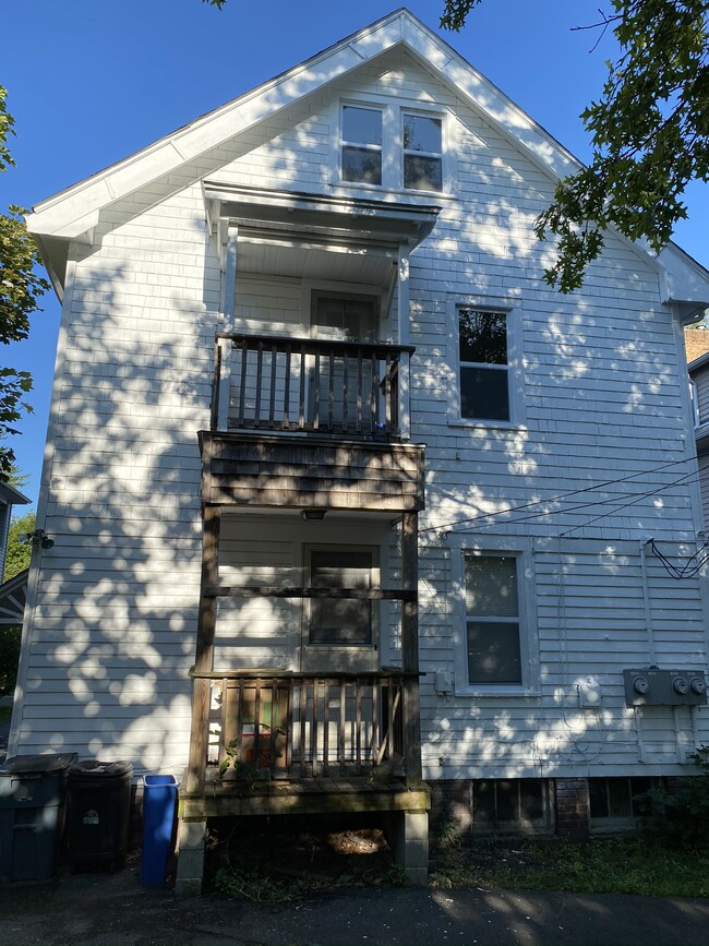 Building Photo - 2185 Edgewood Rd Unit 3 Rental