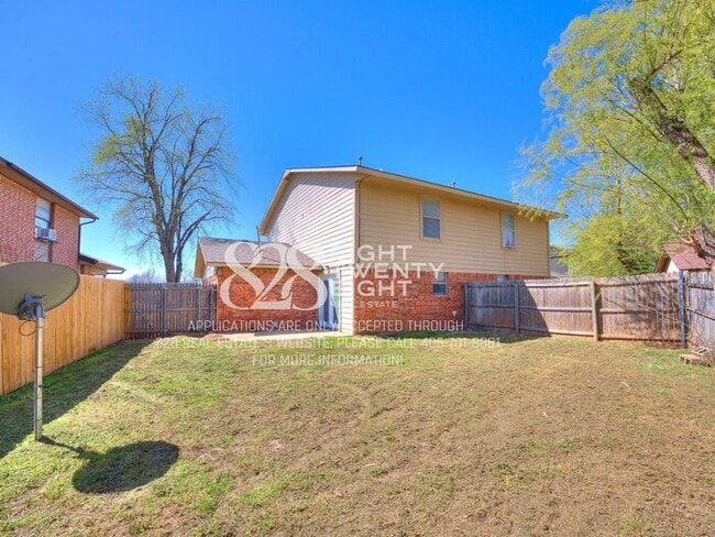 Photo - Spacious 2 Bed/2 Bath Townhome Duplex Available NOW in Moore, OK!