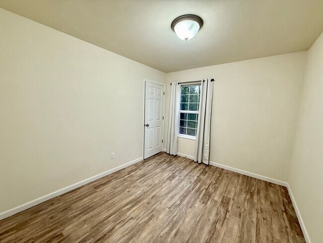 Photo - 520 Ames Rd Unit 2