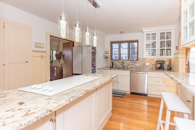 Photo - 1911 Geddes Ave