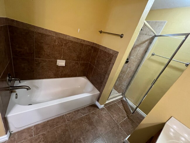 Photo - 800 SW 151st St