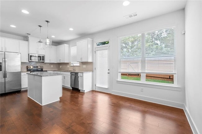 Building Photo - 5402 Brooklands Dr Rental