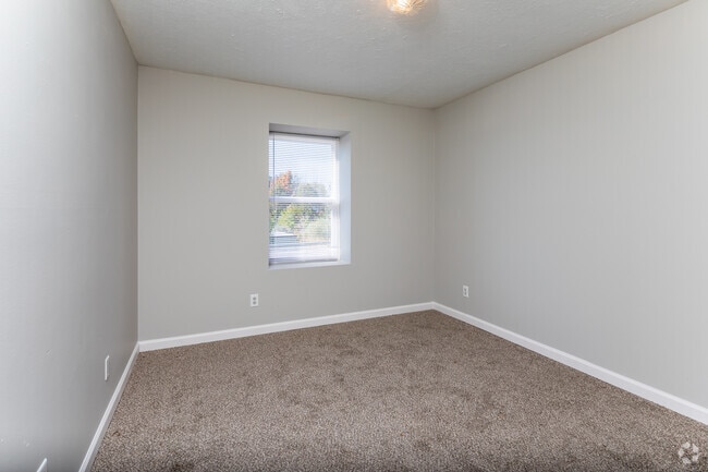 2BR, 1BA - 800SF - Bedroom