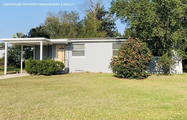 Large 4 Bed/1.5 Bath Home Fully Renovated ... - Large 4 Bed/1.5 Bath Home Fully Renovated ...