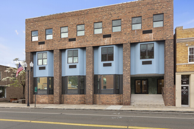 Building Photo - 158 Main St Rental
