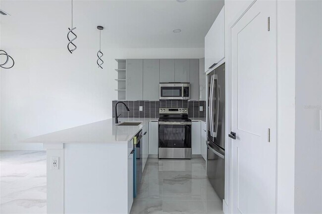 Photo - 2005 BARROSO St