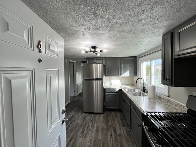 Building Photo - 870 State St Unit Apt. 4