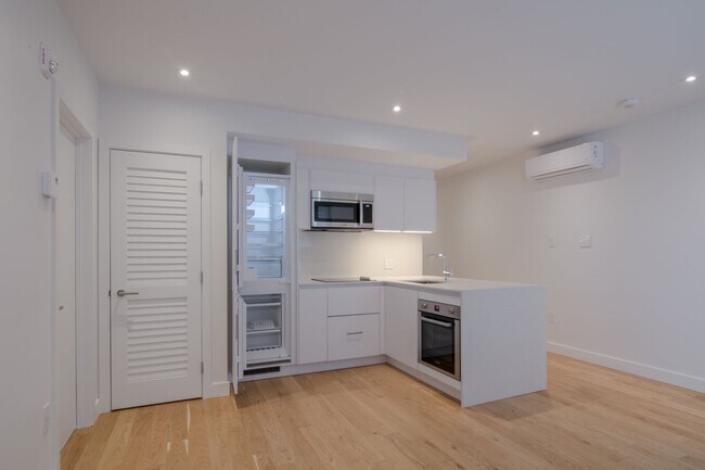 Photo - 3014 Avenue Van Horne Unit 12