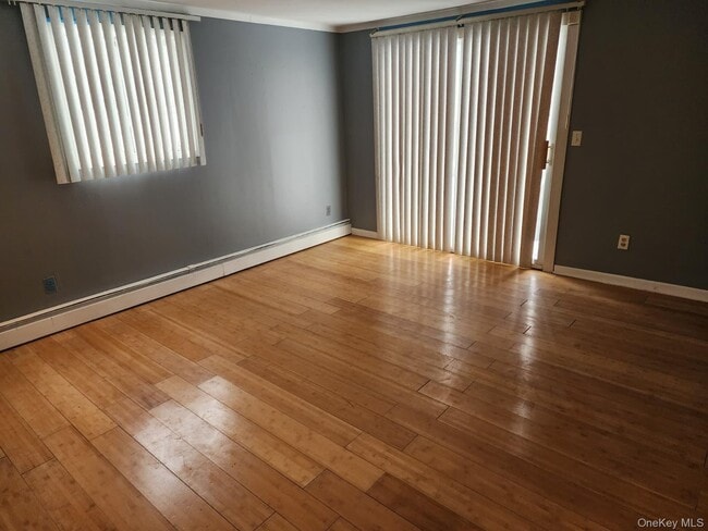 Photo - 1570 Kenneth Ave