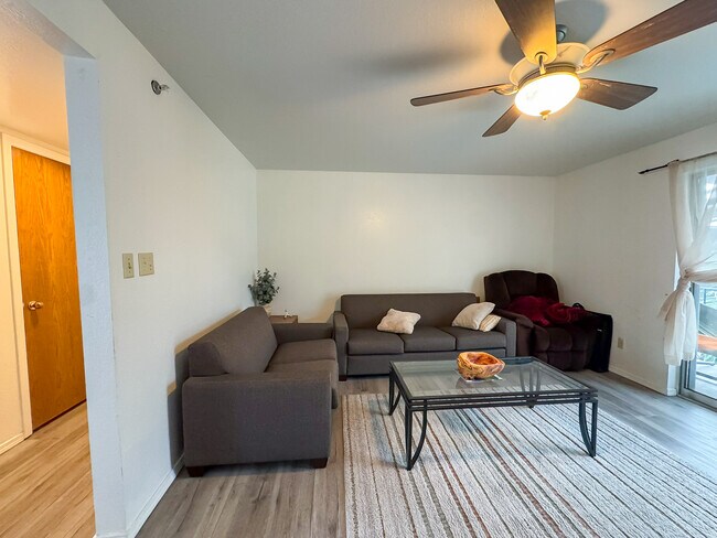 Photo - 724 W 1720 N