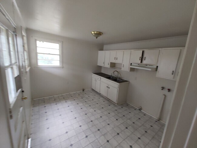 Photo - 803 Candlewood Dr