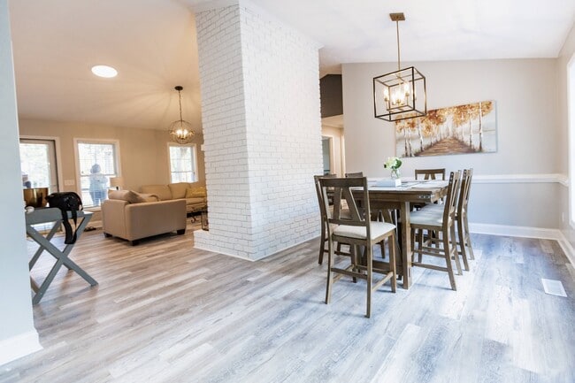 Photo - 103 Scaleybark Ct