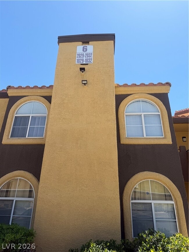 Building Photo - 7950 W Flamingo Rd Unit 2030