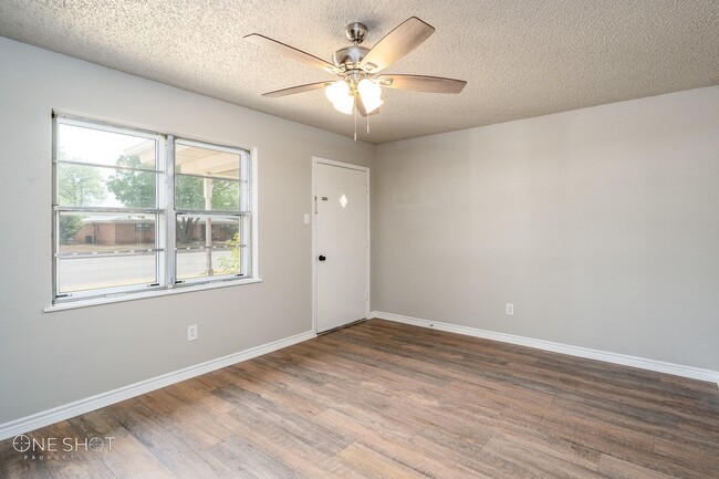 Photo - 3749 N 10th St